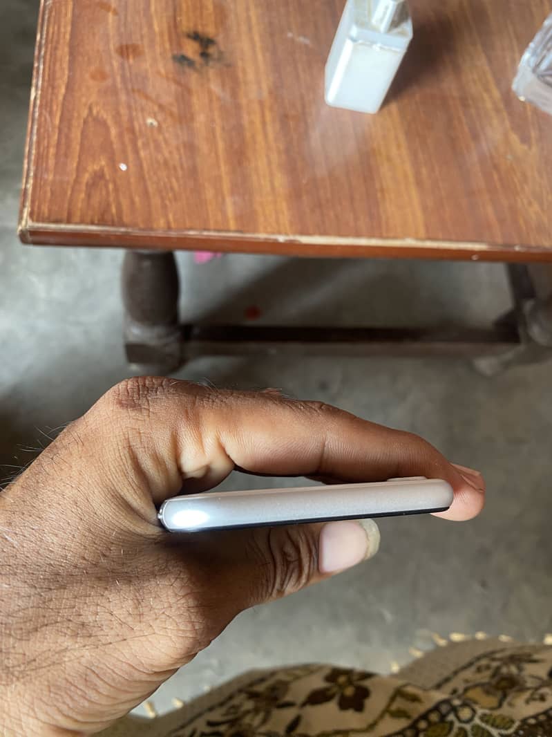 Apple iPhone SE 0
