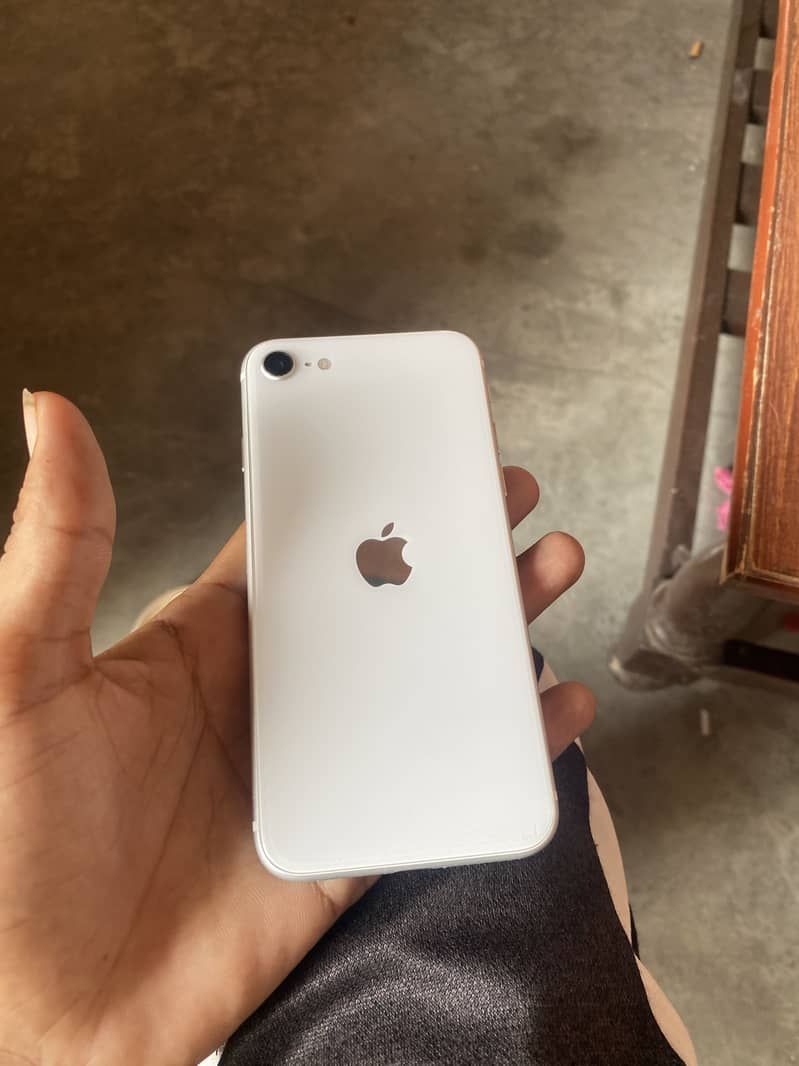 Apple iPhone SE 3
