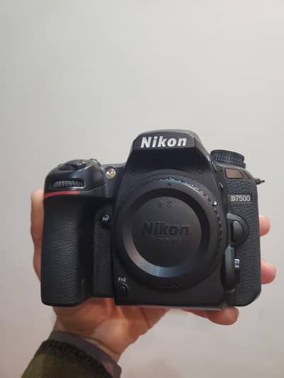 Nikon D7500 Complete Box