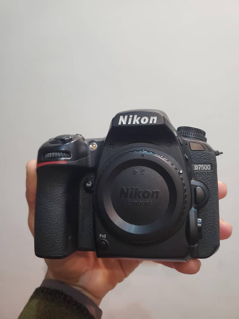 Nikon D7500 Complete Box 0