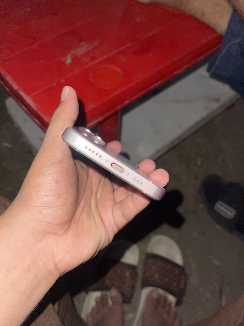 Apple iPhone 15 3