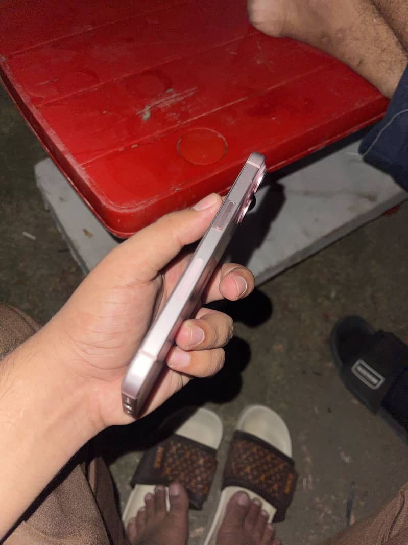 Apple iPhone 15 6