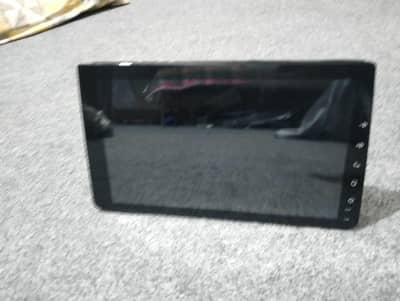 LCD screen with Gps system k Sath in very good condition.