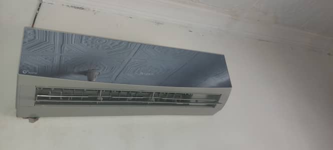 **Gree 1.5 Ton Inverter Split AC for Sale**03091642626