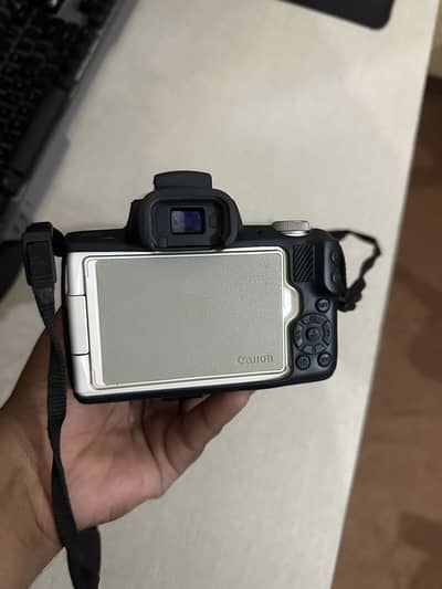 Canon EOS M50 Mirrorless Camera