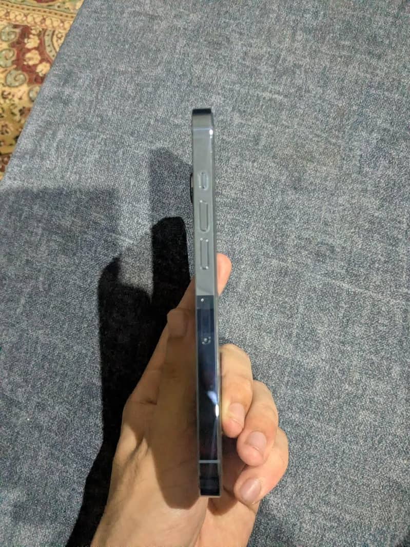 Apple iPhone 13 Pro 3