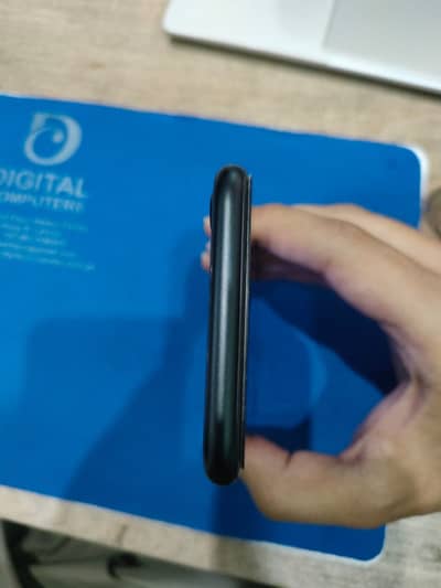 Apple iPhone SE 2020 || 128GB || PTA Approved || 98 percentage