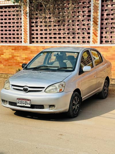 Toyota Platz 2004