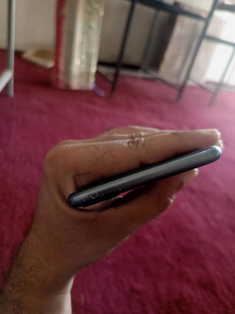 Apple iPhone 8 Plus 3