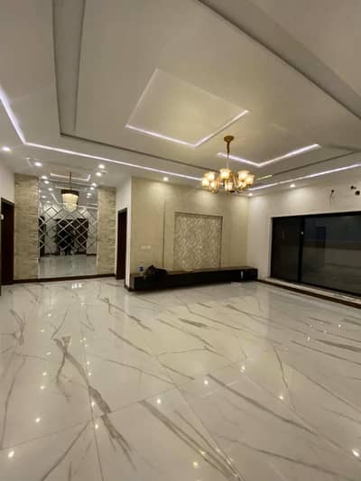 1 Kanal Fully Luxurious House With Original Pictures Attached With Gas Available For Rent In The Heart Of Bahria Town Lahore