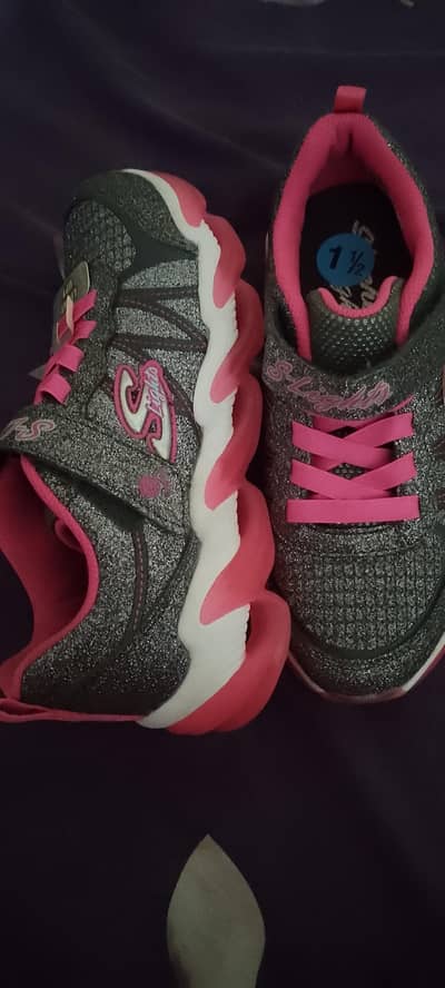 Girls sketchers original