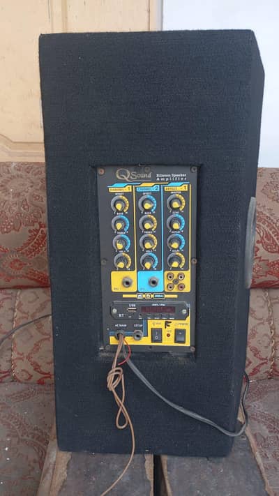 Speaker deek wireless Bluetooth usb mic Sab attach hota hai