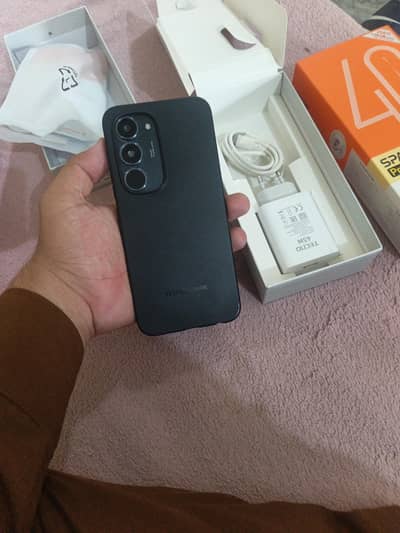 Tecno Spark 40 pro 8+8/256