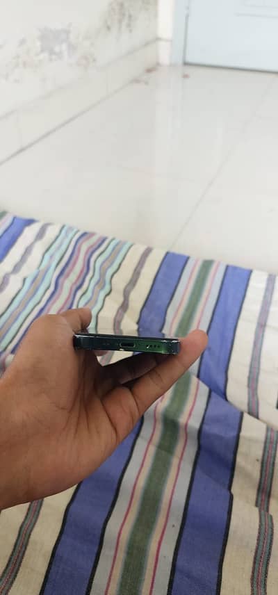 Apple iPhone 13 mini