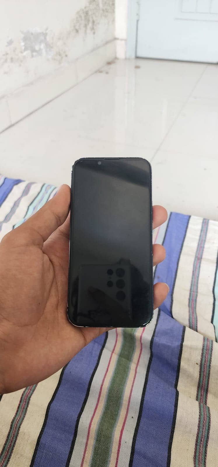 Apple iPhone 13 mini 1