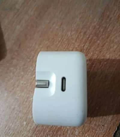 20 watts adopter original Apple
