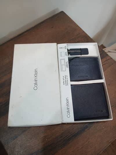 CK - Calvin Klein Slimfold Leather Wallet + Card Case + Keychain