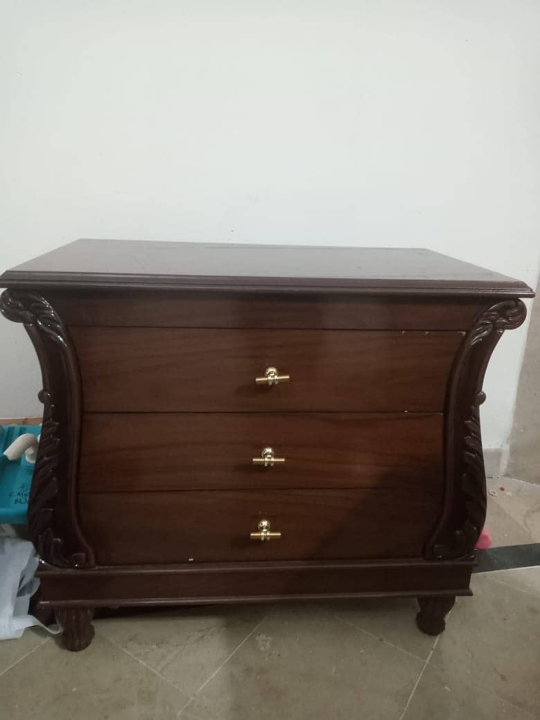 Side tables 0