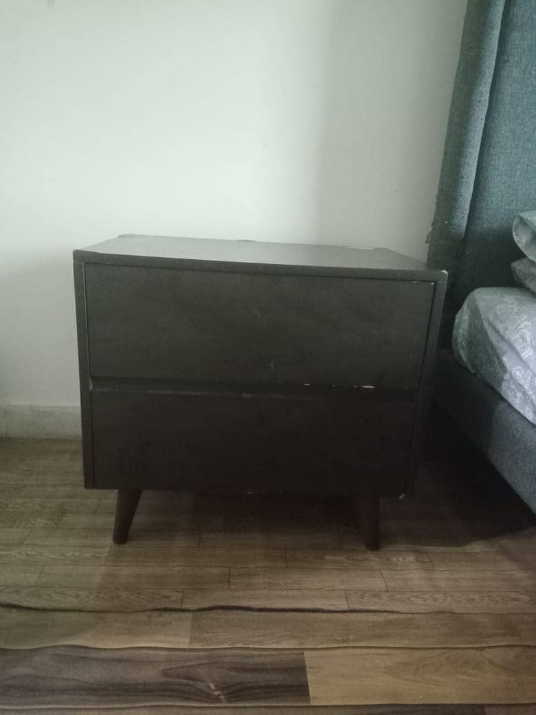Side tables 1