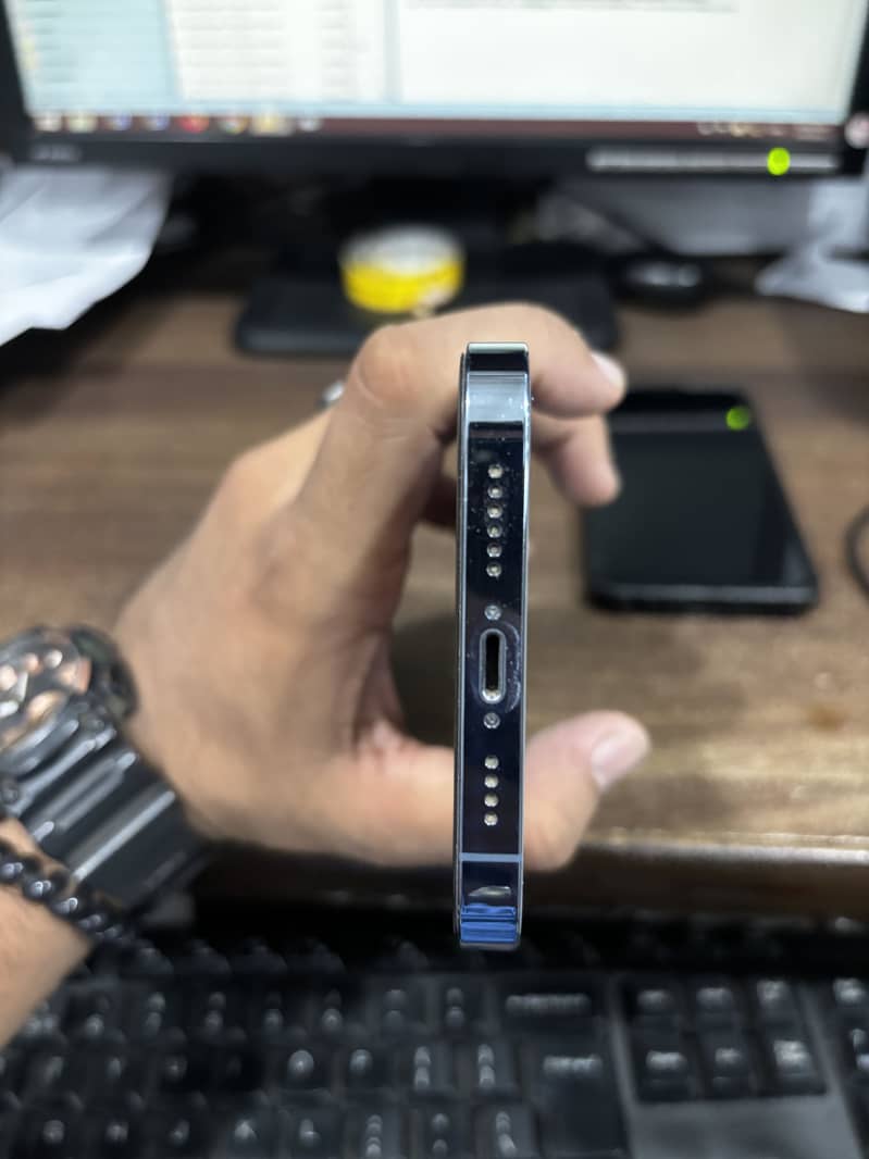 Apple iPhone 13 Pro Max 5
