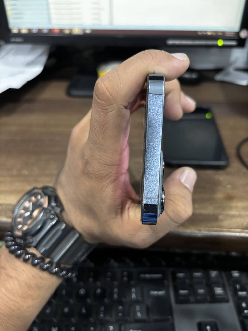 Apple iPhone 13 Pro Max 6