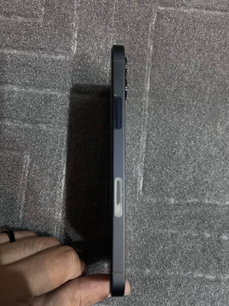 Apple iPhone 12 3