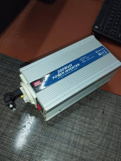 300 watt 12v to 220 inverter