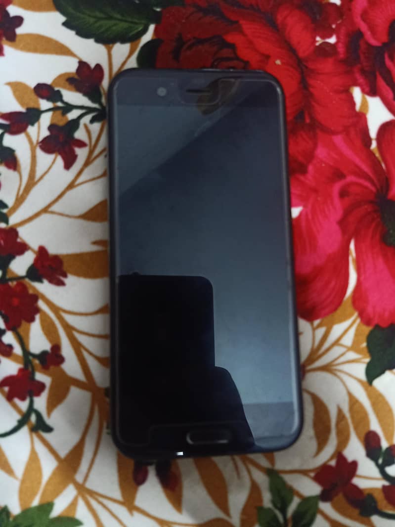 Sharp Aquos R1 1