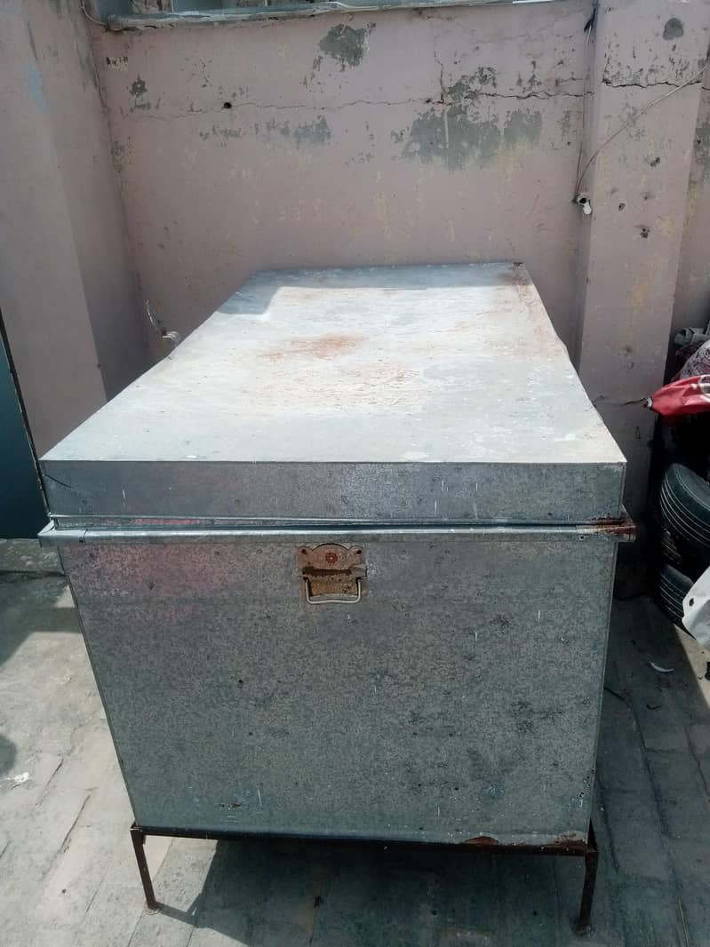 Baksa with stand 2