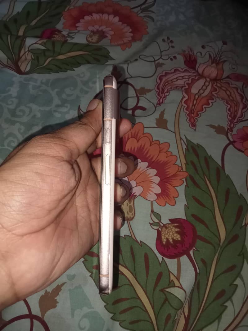 Google Pixel 8 1
