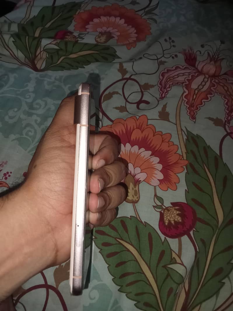 Google Pixel 8 2
