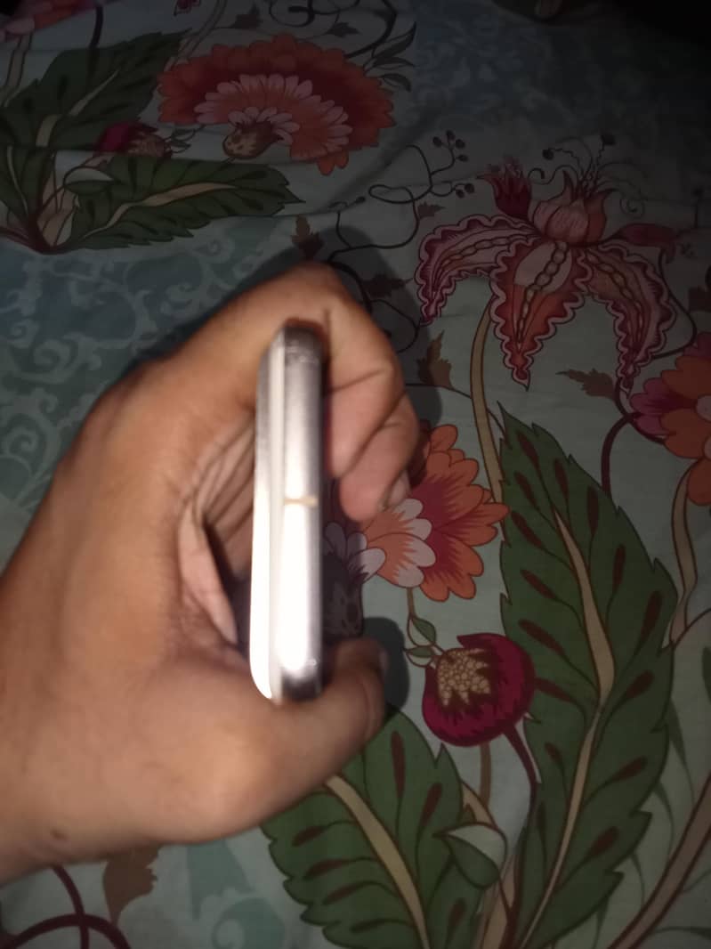 Google Pixel 8 3