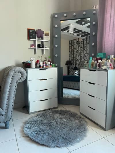 Dressing table and chesters