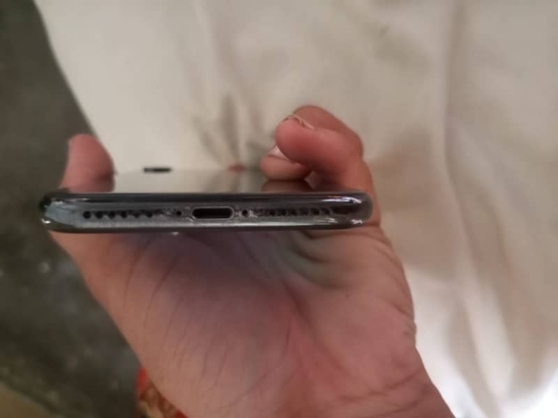 Apple iPhone X 3