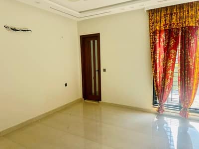 5 MARLA FULL HOUSE AVAILABLE FOR RENT