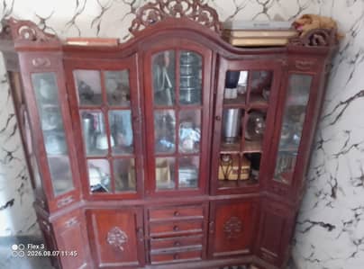 SHOW CASE FOR SELL
