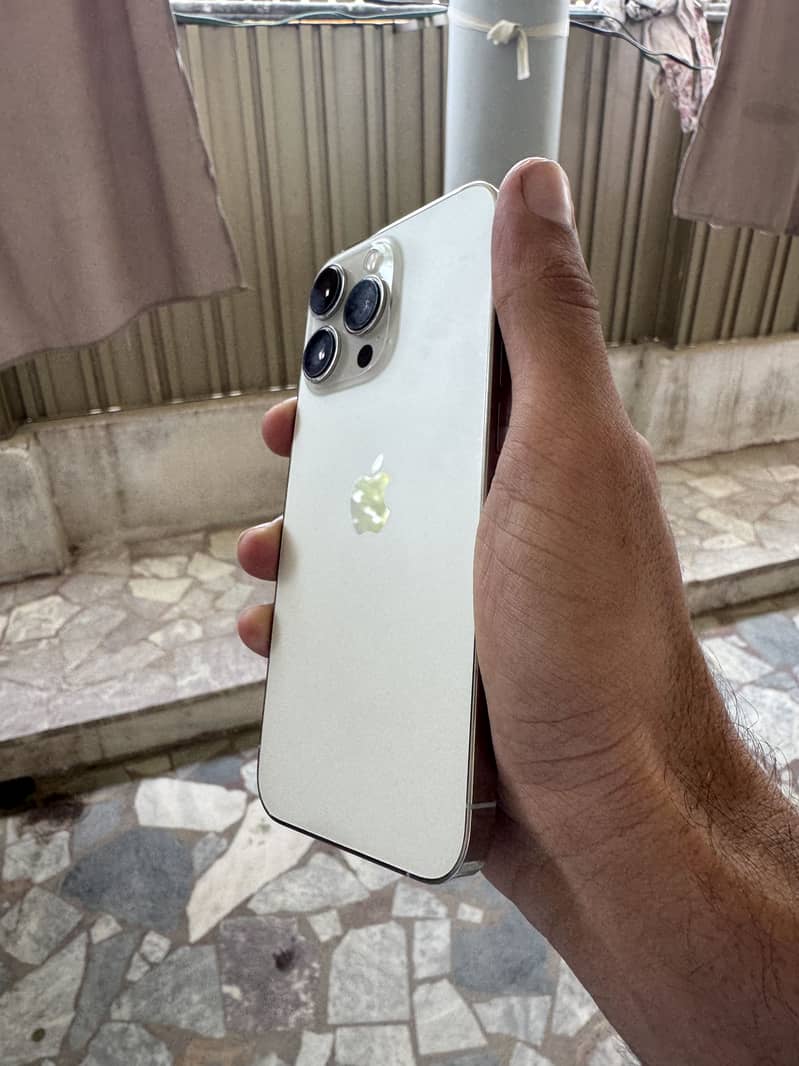 Apple iPhone 13 Pro 0