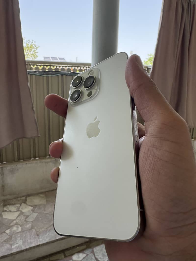 Apple iPhone 13 Pro 2