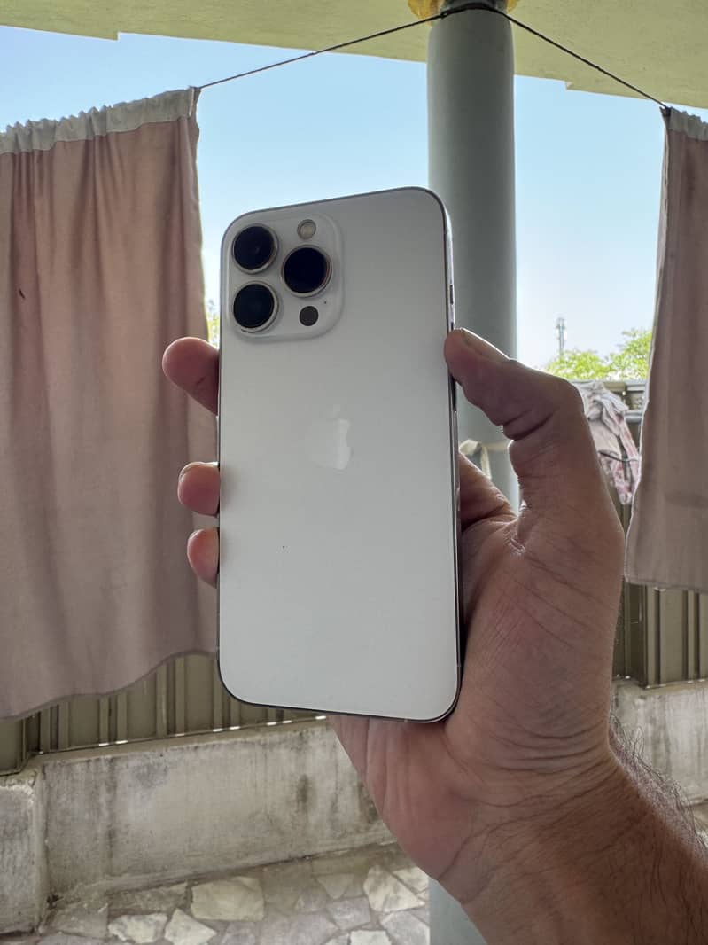Apple iPhone 13 Pro 4