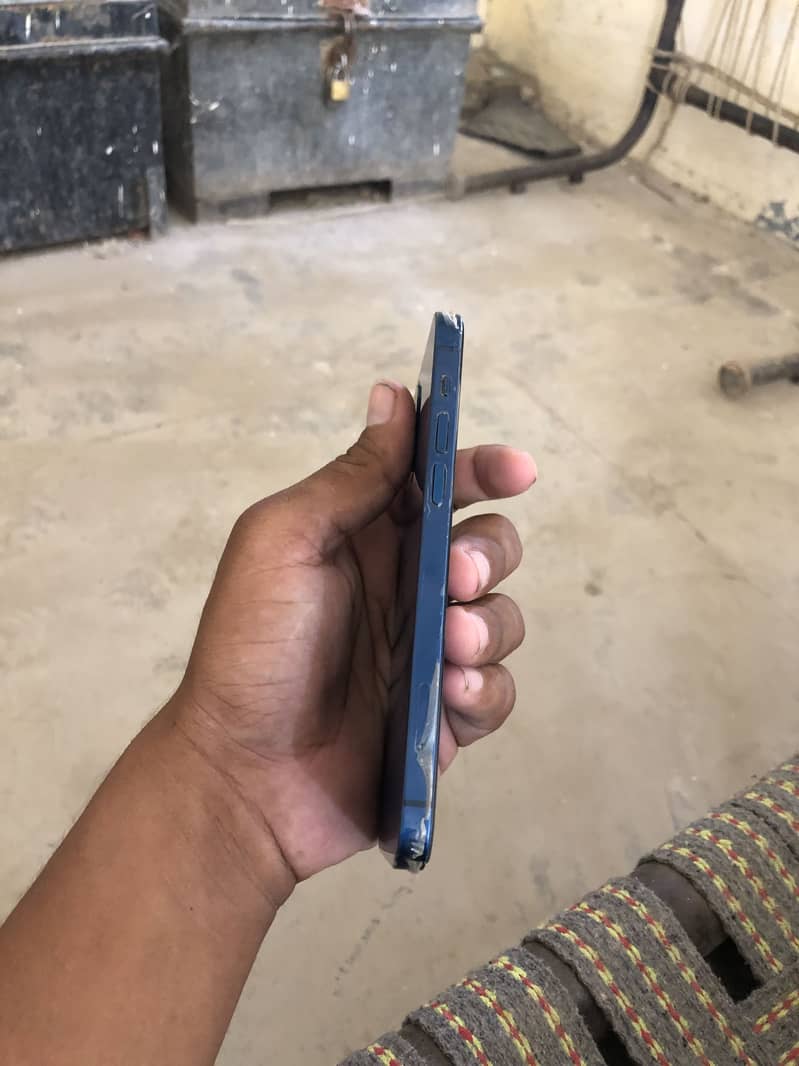 iPhone 12 2