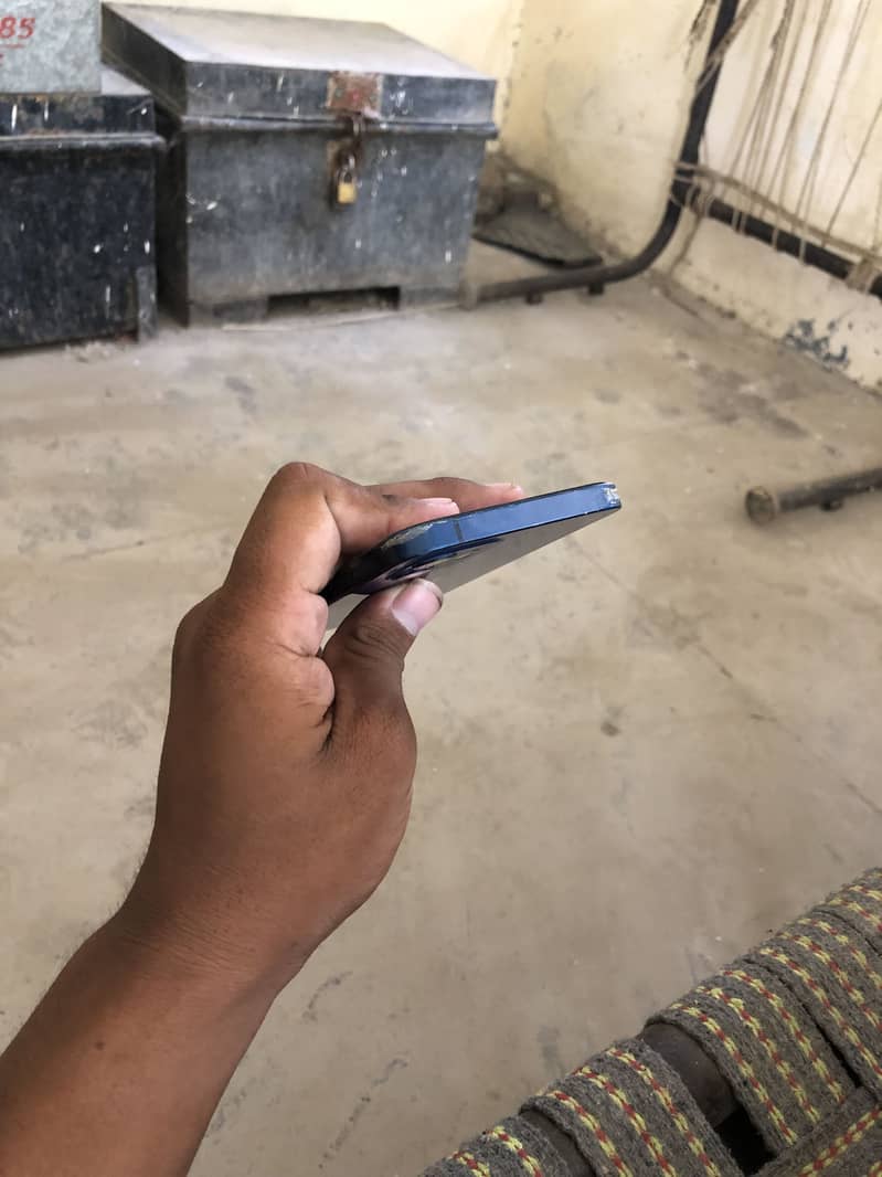 iPhone 12 5