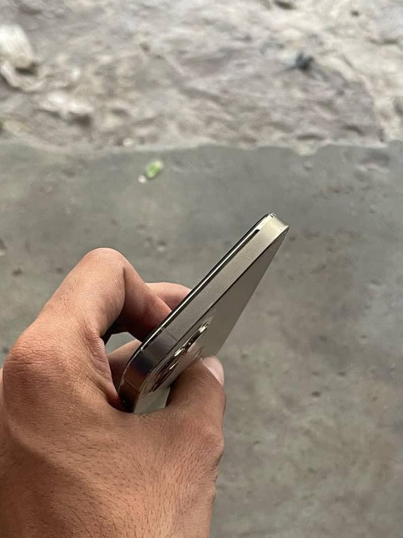 Apple iPhone 12 Pro 0