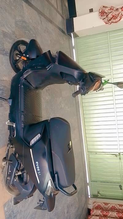 eveeS1 2025 model