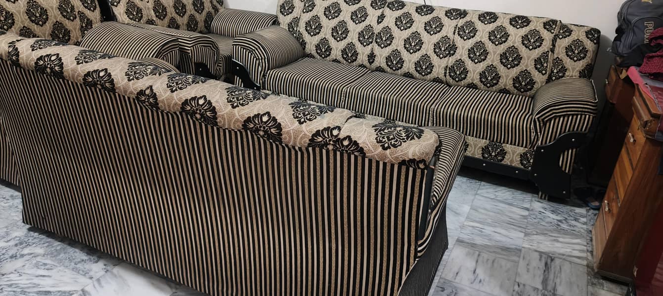 7 seater sofa 0