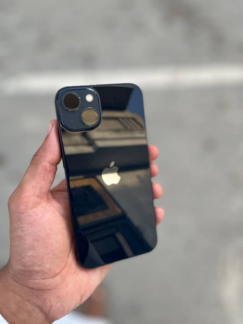 Apple iPhone 13 9