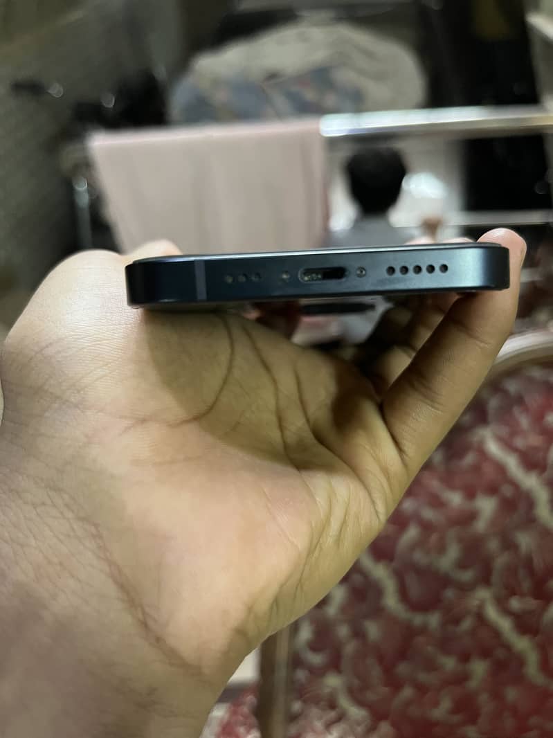 Apple iPhone 13 3