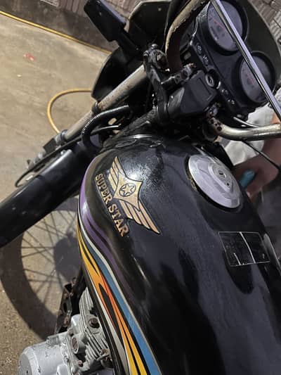 Superstar 125 deluxe ( bohat kam chali hai)