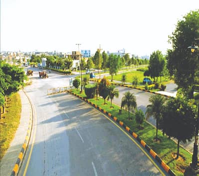 40*80 Plot for sale in Cabinet Society, E-17/3