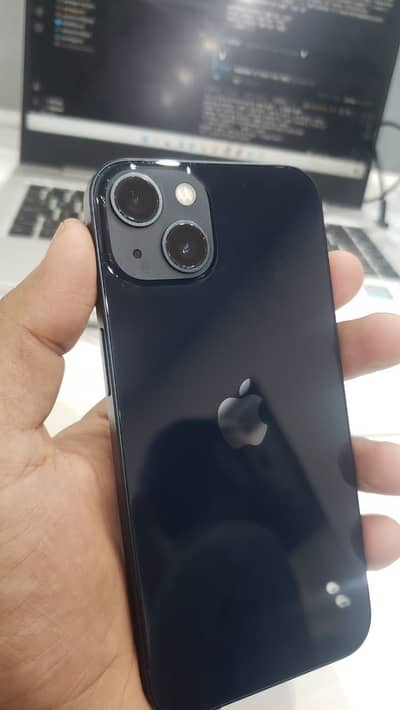 Apple iPhone 13