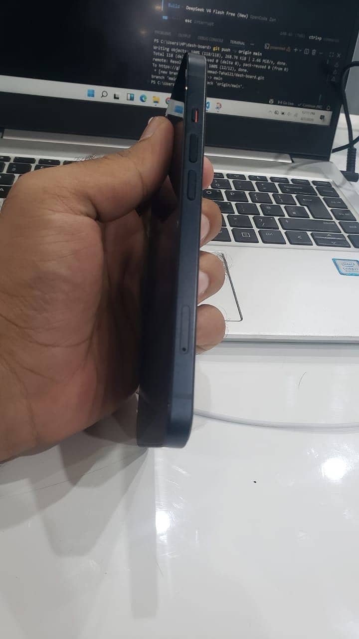Apple iPhone 13 6